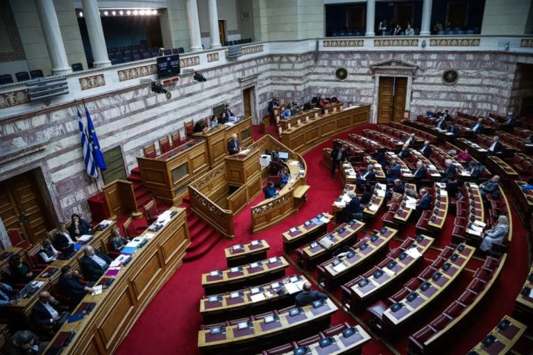 Σφαγή στη Βουλή μεταξύ Πολάκη, Μανιού και Οικονόμου! Όλοι οι διάλογοι